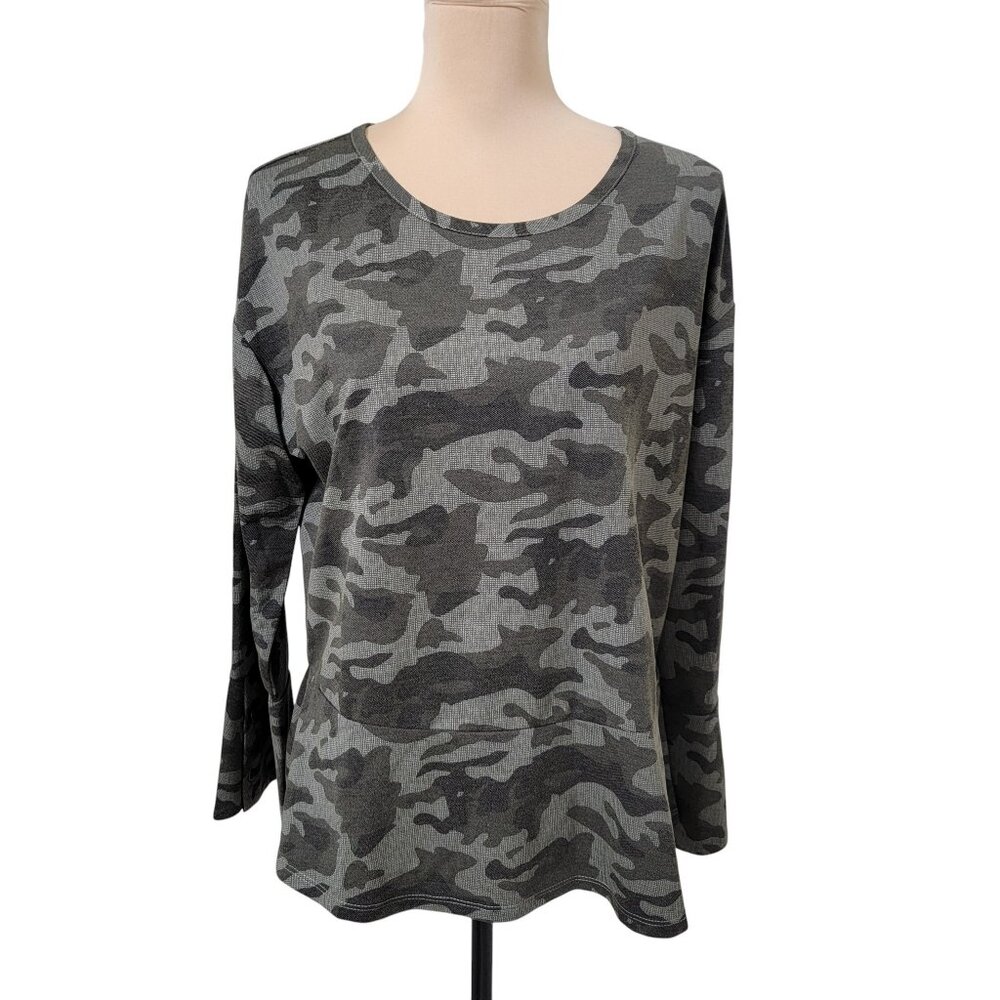Signature Studio Size XL Camo Peplum-ish Snap Bell Sleeve Tunic, NWOT